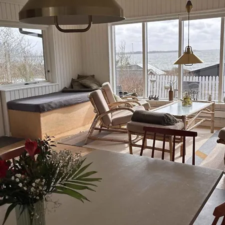 Enjoy The Silence And Stunning View Over The Sea Дом отдыха