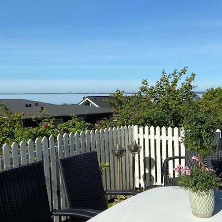 Enjoy The Silence And Stunning View Over The Sea Spottrup
