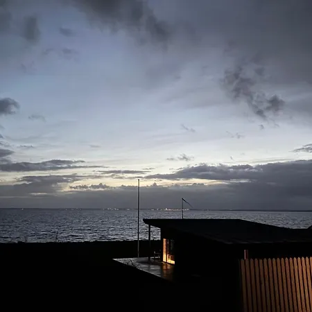 Nyd Roen Med Panoramablik Over Limfjorden Feriehus Spøttrup