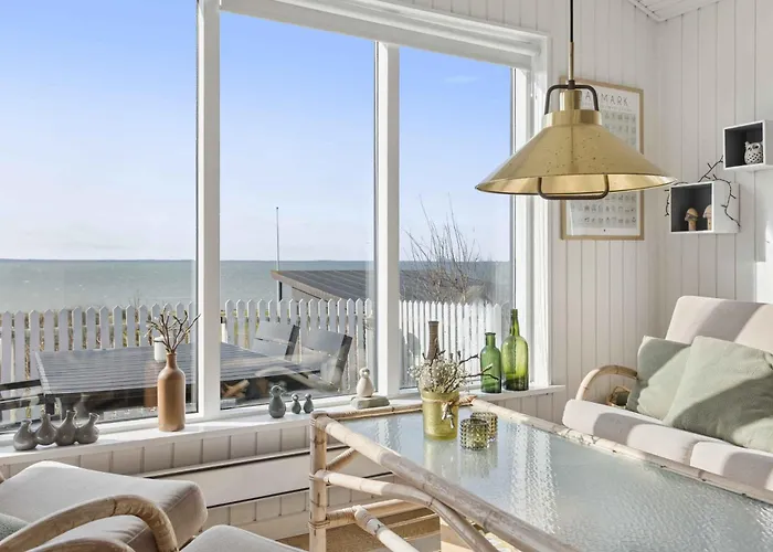Enjoy The Silence And Stunning View Over The Sea * Spøttrup